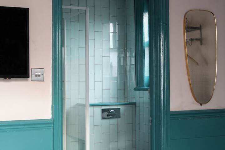 Room 10 of 10