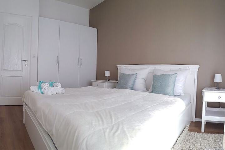 Room 10 of 47