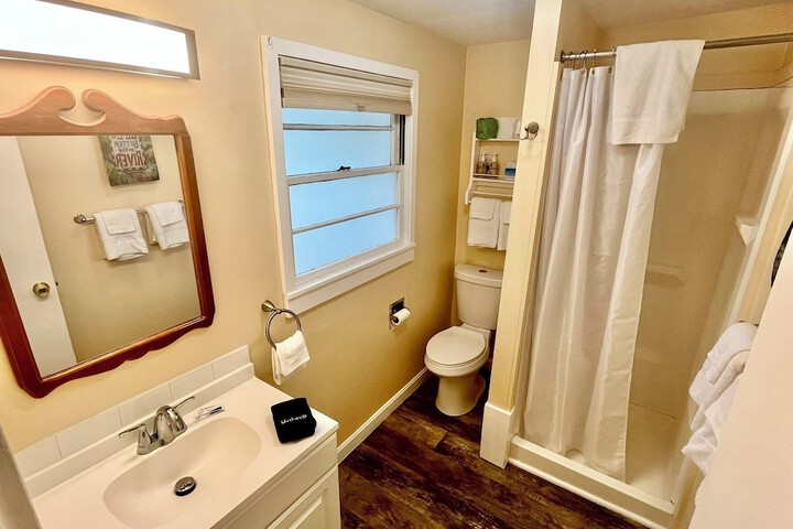 Room 80 of 106