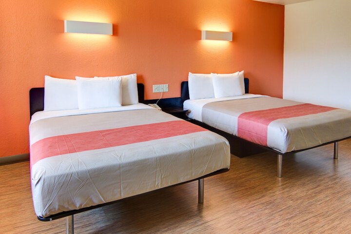 Room 6 of 29