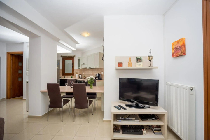 Room 3 of 17