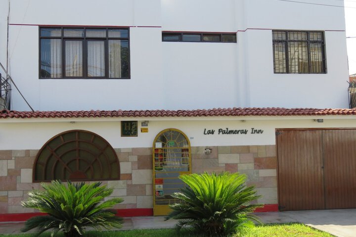Las Palmeras Inn