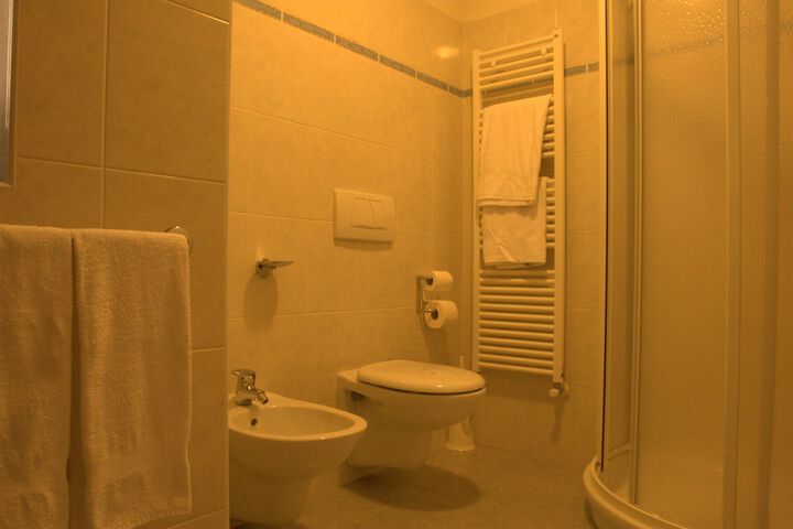 Room 35 of 76
