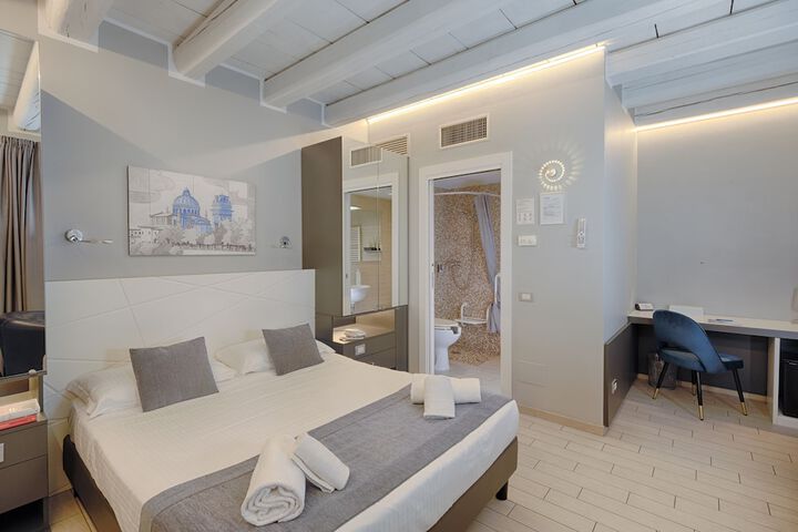Room 41 of 122