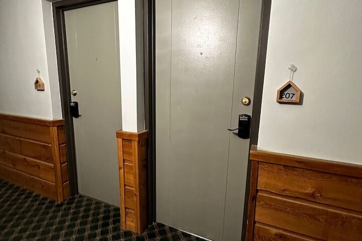 Ballroom/Hall 42 of 48