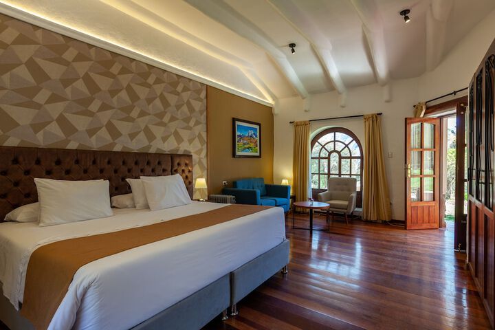Room 10 of 37
