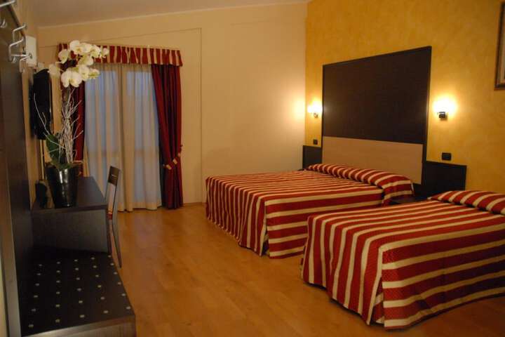 Room 30 of 68