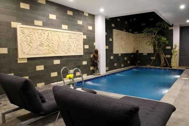 Pool 9 of 13