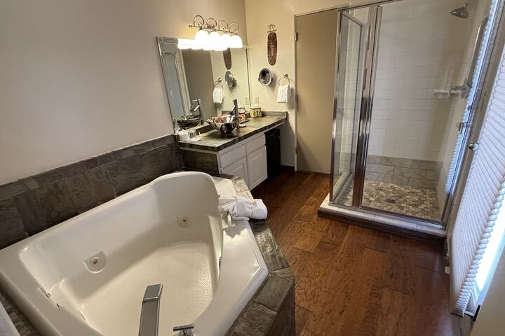 Room 225 of 285