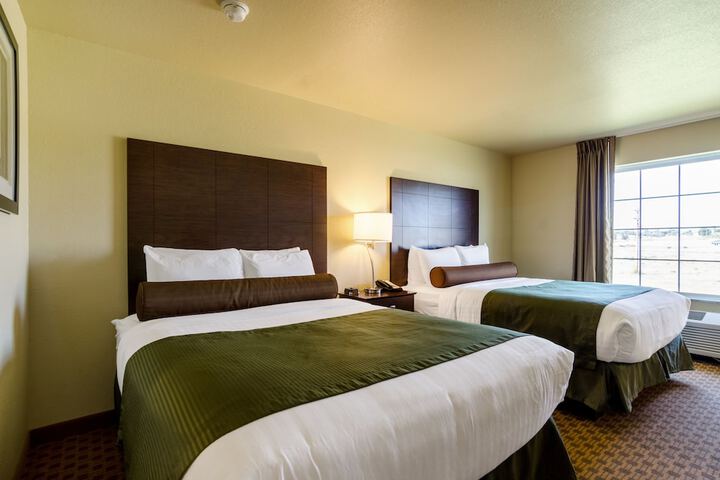 Quadruple Queen Bed (3 of 7)