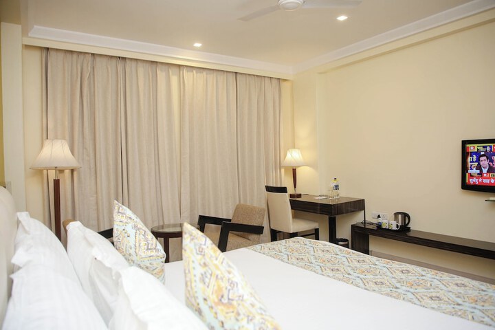 Room 27 of 42