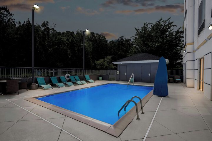 Pool Hotel