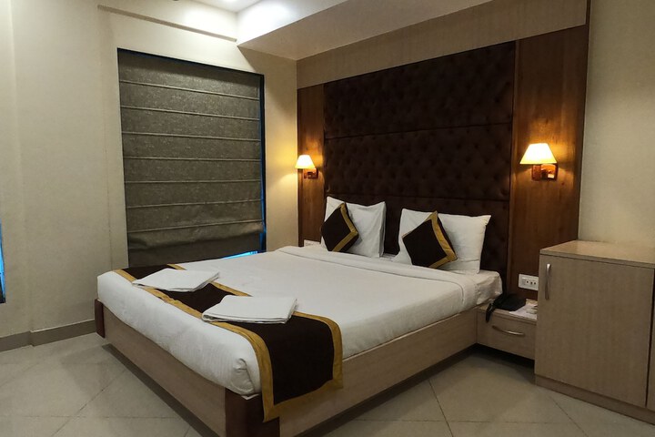 Room 16 of 32