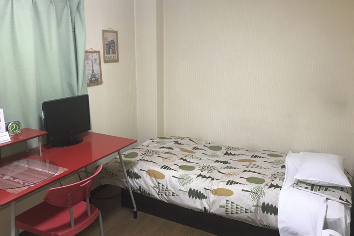 Room 3 of 3