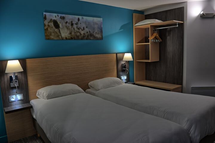 Room 12 of 70