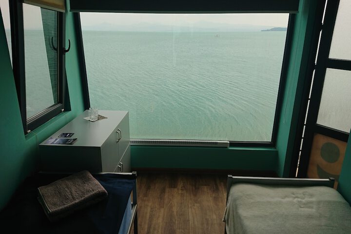 Room 8 of 28