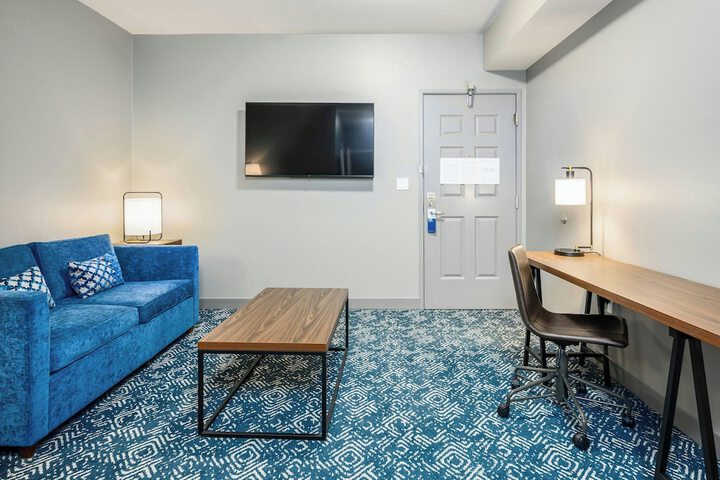 Room 40 of 84