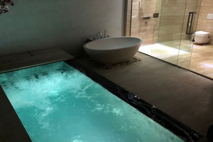 Pool 64 of 131