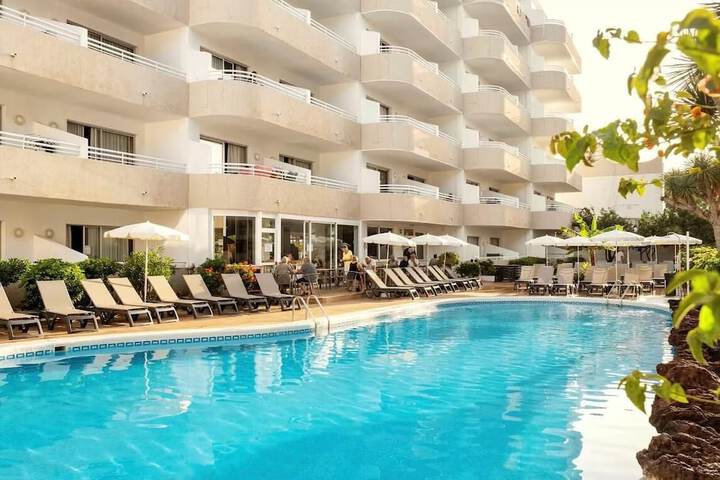 Pool Hotel