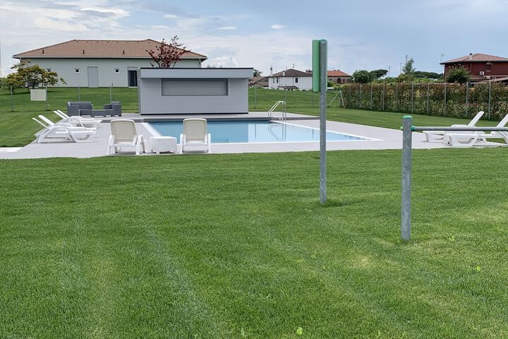 Pool 32 of 70
