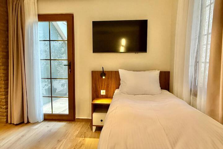 Room 20 of 126
