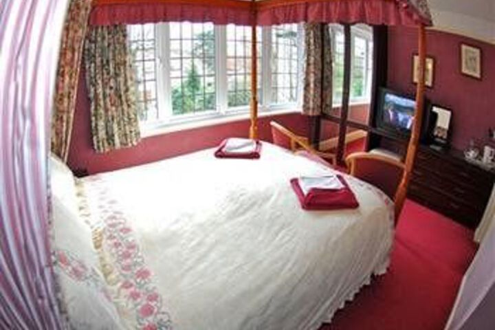 Room 8 of 14