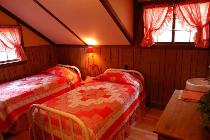 Room 16 of 40