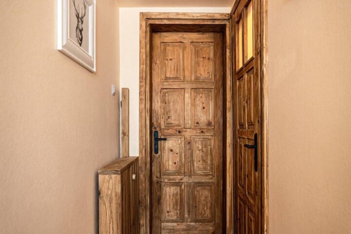 Room 28 of 180