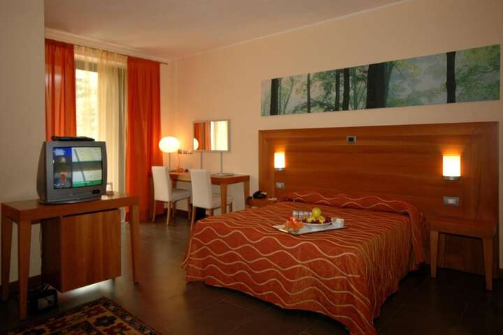 Room 15 of 52