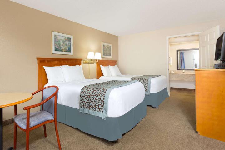 1 King Bed Accessible (8 of 12)