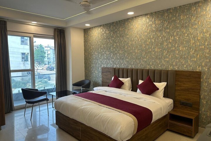 Room 3 of 6