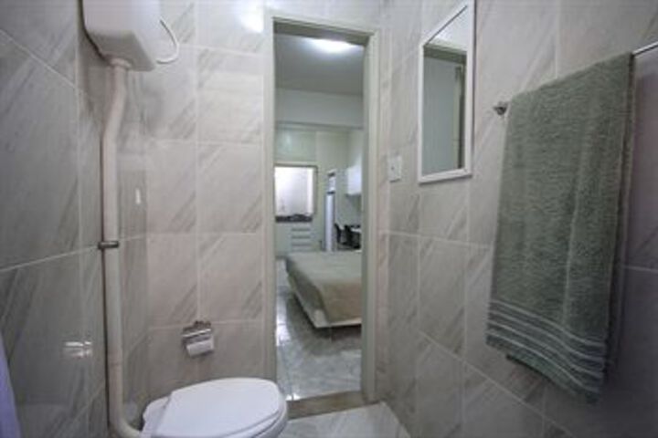 Room 3 of 28