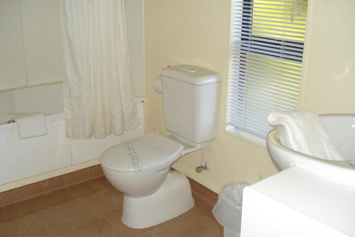 Room 16 of 26