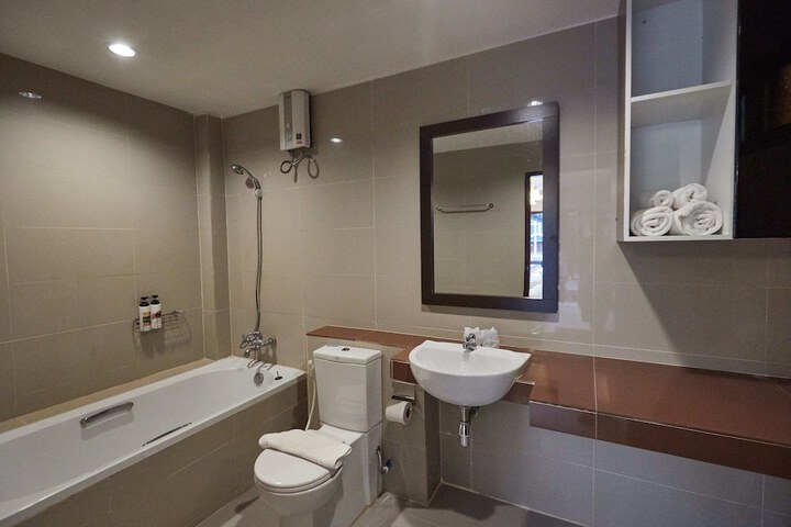 Room 10 of 94
