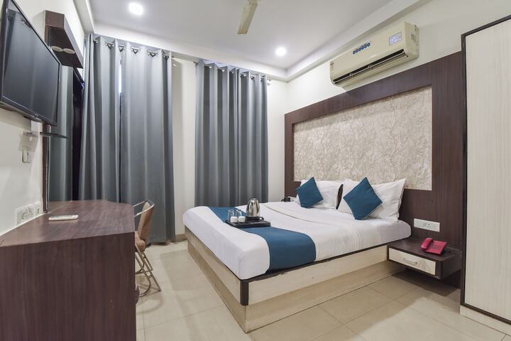 Room 12 of 37