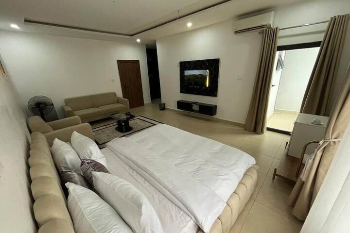 Room 3 of 34