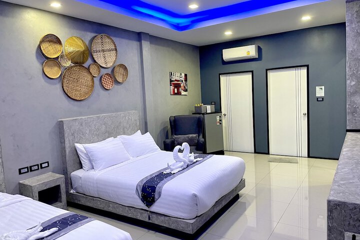 Room 3 of 43