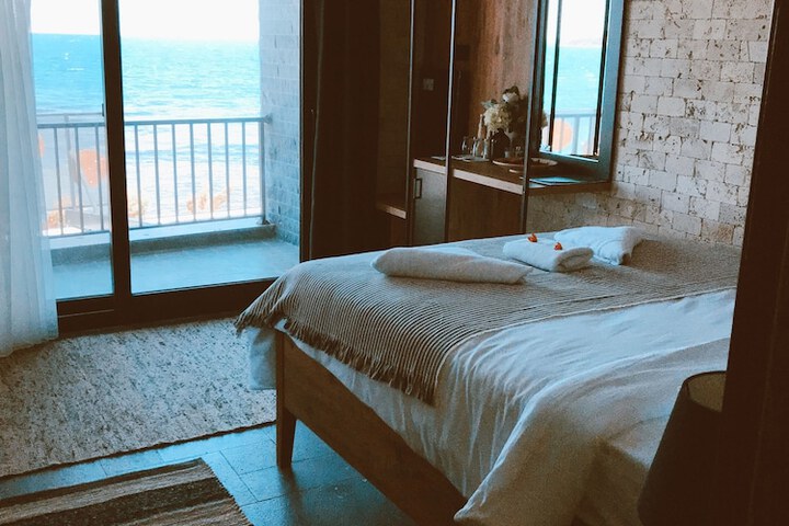 Room 14 of 52