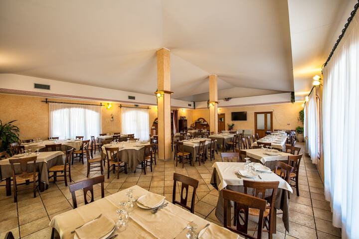 Dining Photos