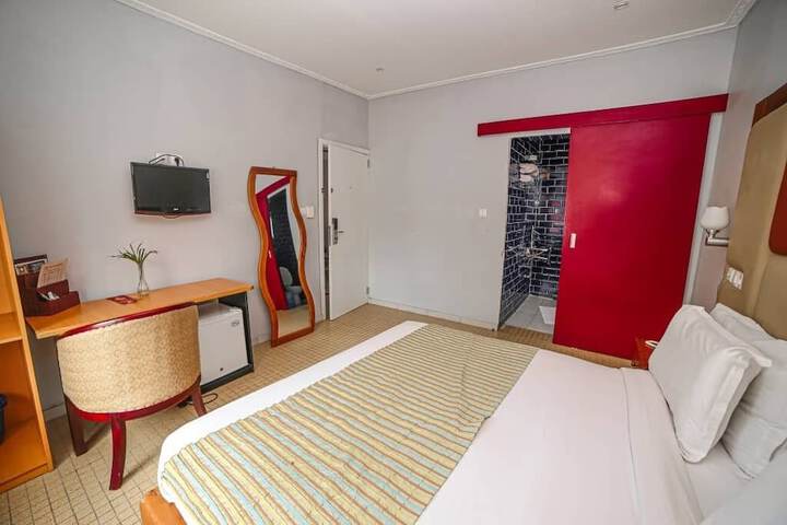 Room 9 of 41