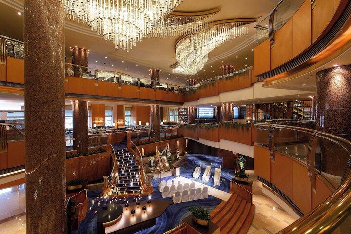 Entrance & Lobby