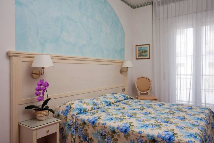 Room 6 of 47