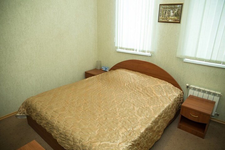 Room 16 of 40