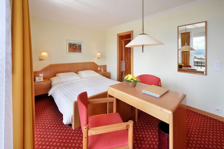 Room 12 of 65