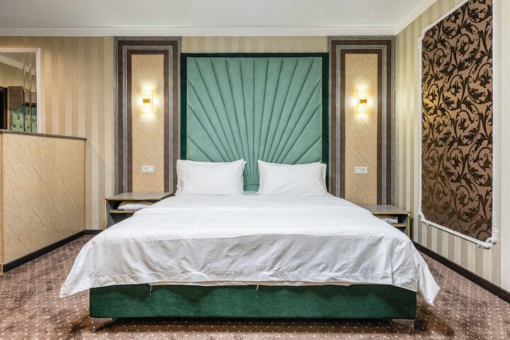 Room 14 of 84