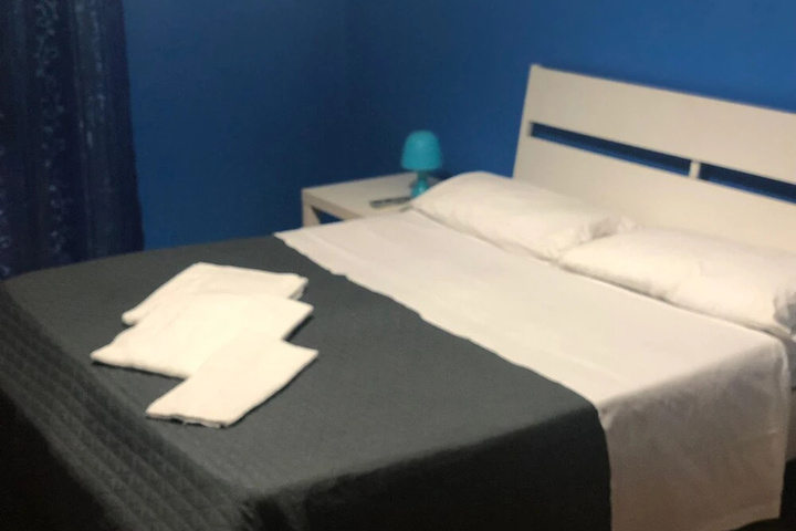 Room 2 of 9