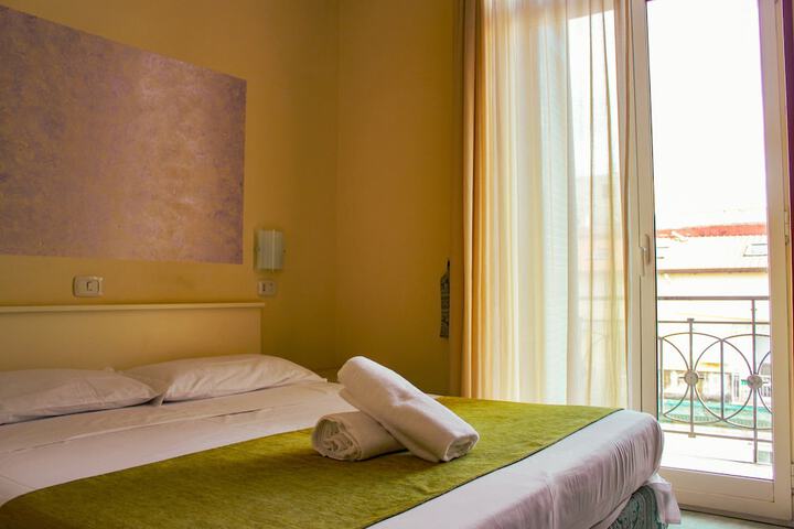 Room 8 of 79