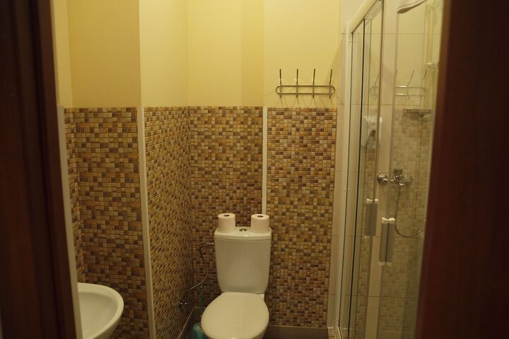 Room 52 of 69