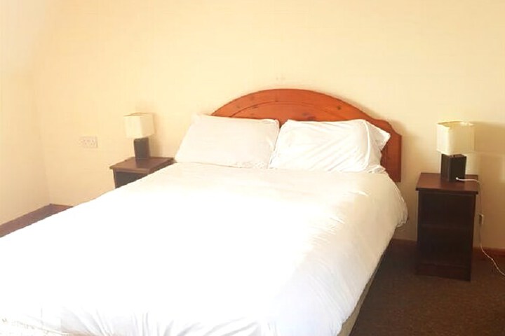 Room 5 of 5