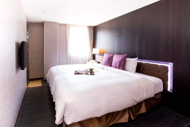 Room 8 of 79